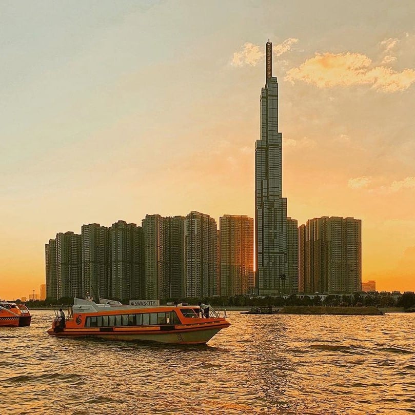 Riding the Saigon WaterBus: Stations, Tickets and the Sunset Route
